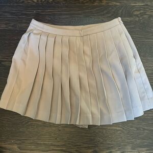 Tan pleated skort